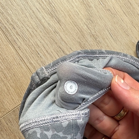 Lululemon Flow Y Bra - Picture 3 of 3